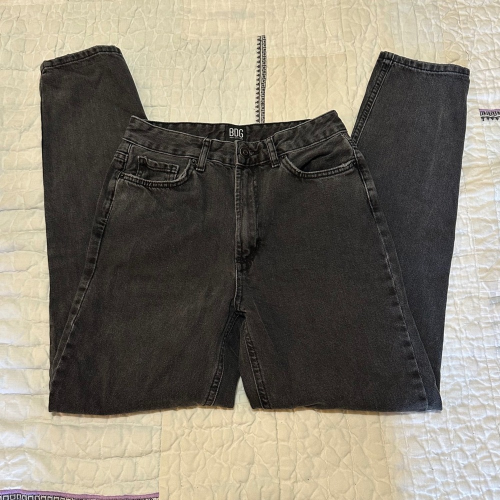 BDG Mom High-Rise Jeans Washed Black 26x29
